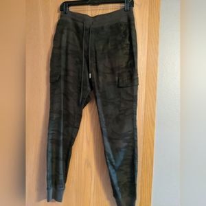 Level 99 Linen blend camo jogger